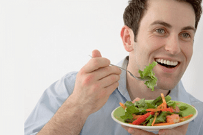 Geméis Salat iessen während der Behandlung vu Prostatitis